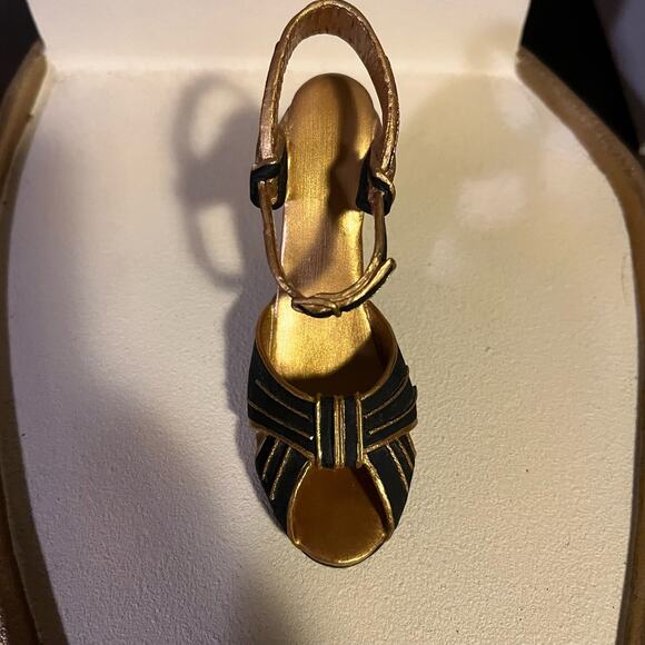 Just the Right Shoe Rising Star - Picture 10 of 13